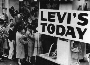 Бренд-маркетинг директор в Levi's Россия