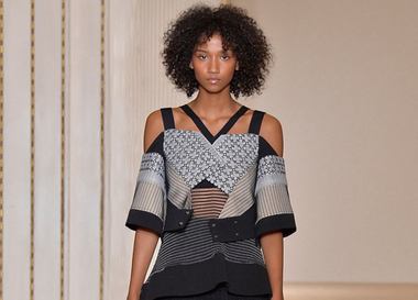 Видео: показ Roland Mouret Весна/Лето 2017