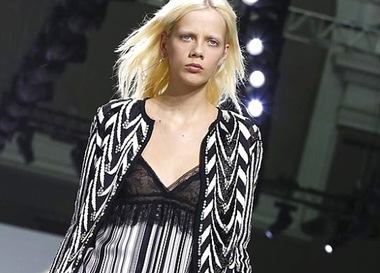 Видео: показ Giambattista Valli Весна/Лето 2017