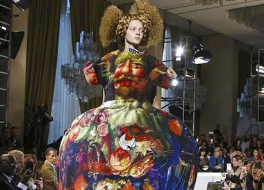 Видео: показ Comme des Garçons Весна/Лето 2018