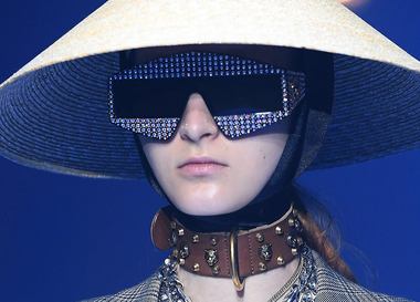 Вопрос: Стоит ли следить за неделями моды?